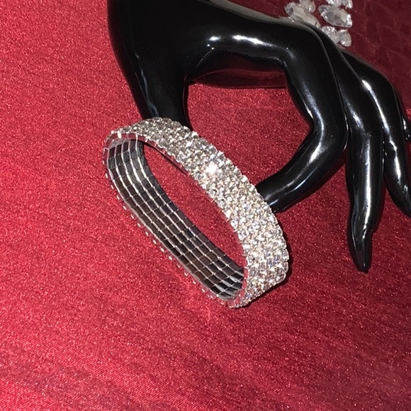 6/$20 Rhinestones Bracelet - Picture 4 of 5